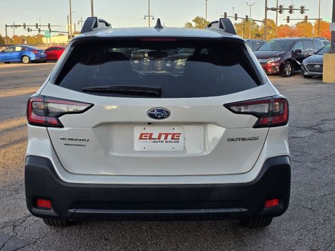 Used 2023 Subaru Outback Premium image 6