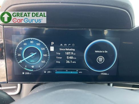 Used 2024 Hyundai Elantra SEL w/ Convenience Package image 11