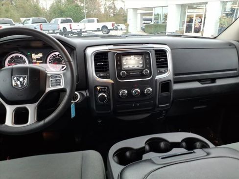 Used 2022 RAM 1500 Classic SLT image 11