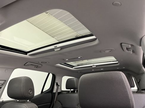 Certified 2023 GMC Acadia SLE w/ Driver Convenience Package image 6