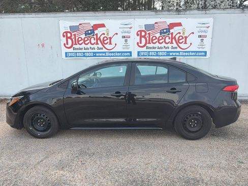 Used 2022 Toyota Corolla LE image 7