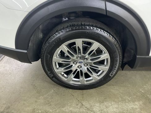 Certified 2025 Ford Explorer Active w/ Active Comfort Package AWD/4WD image 9