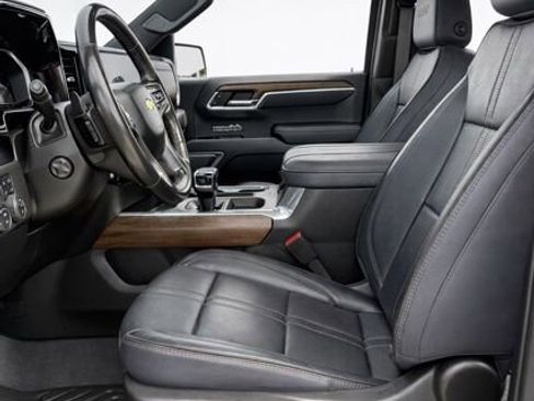 Used 2023 Chevrolet Silverado 1500 High Country w/ Technology Package image 13