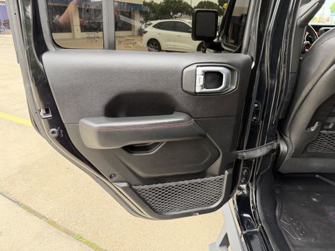 Used 2020 Jeep Wrangler Unlimited Rubicon AWD/4WD image 17