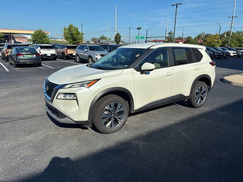Used 2023 Nissan Rogue SV FWD image 5