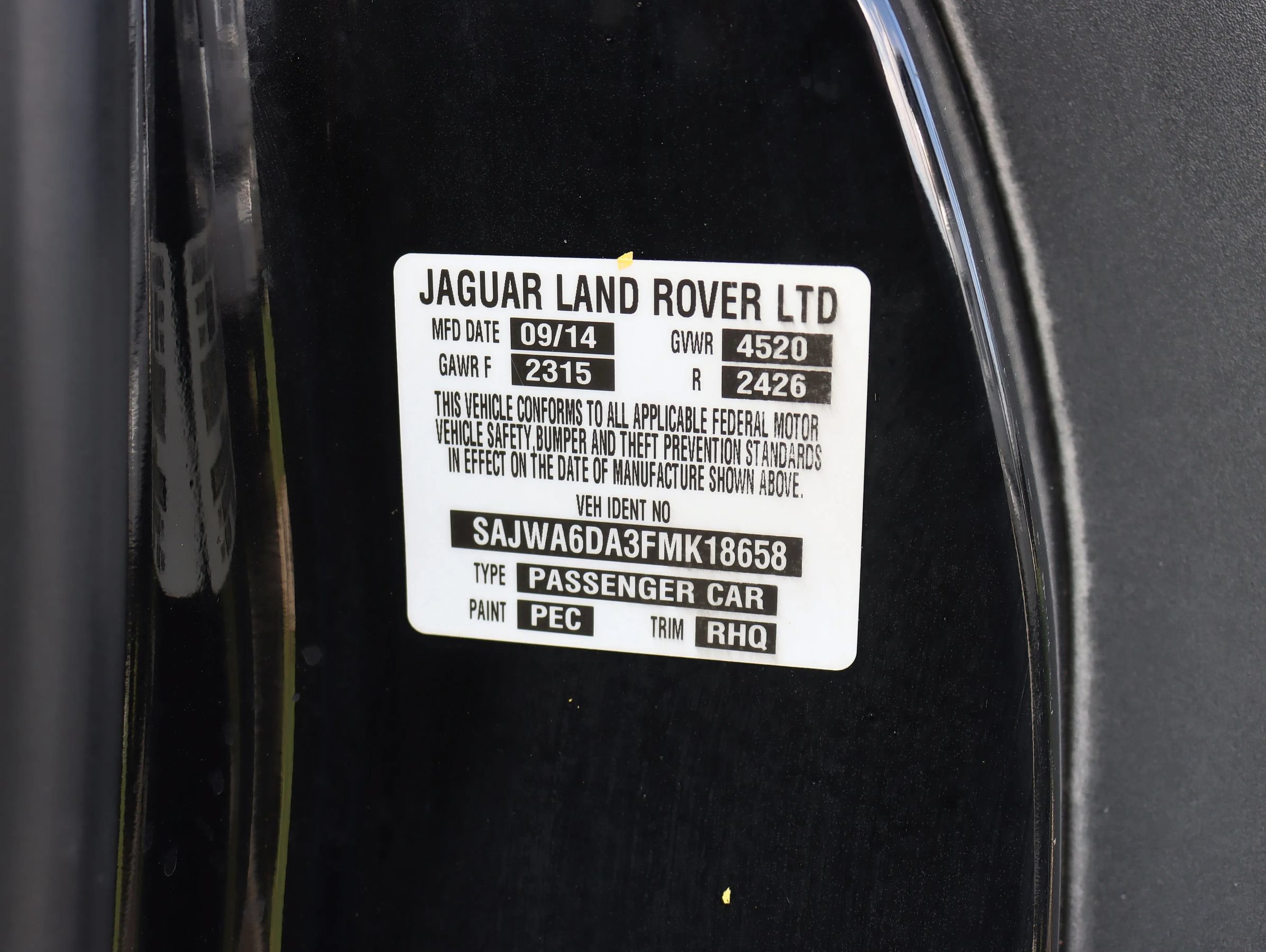 Used 2015 Jaguar F-TYPE R RWD image 35