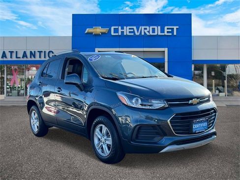Certified 2022 Chevrolet Trax LT w/ LT Convenience Package image 2