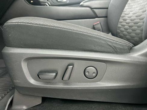 Used 2022 Nissan Pathfinder SV image 14