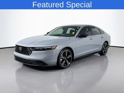 Used 2025 Honda Accord Sport image 1