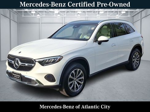 Certified 2025 Mercedes-Benz GLC 300 4MATIC image 3