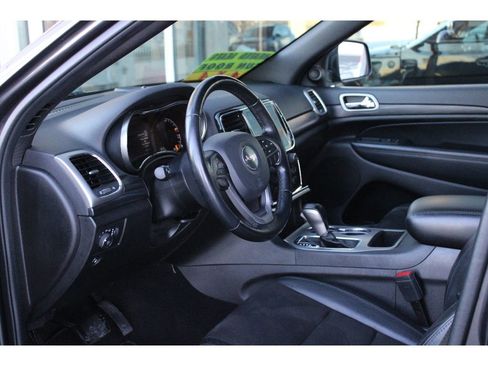 Used 2021 Jeep Grand Cherokee Laredo X image 11