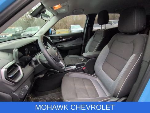 Used 2024 Chevrolet TrailBlazer LT w/ LT Cold Weather Package image 10