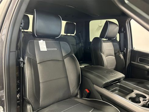 New 2025 RAM 2500 Laramie image 31