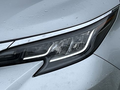 Used 2021 Toyota Sienna XLE FWD image 12
