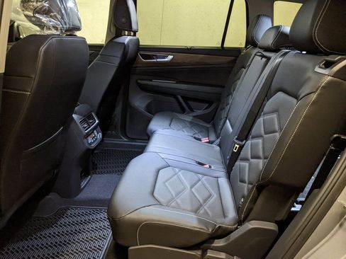 New 2026 Volkswagen Atlas SE image 23
