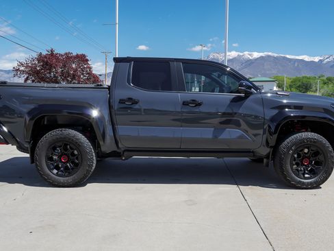 Certified 2024 Toyota Tacoma TRD Pro AWD/4WD image 9