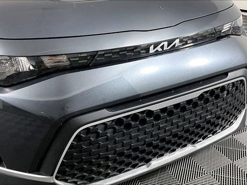 Used 2023 Kia Soul LX w/ LX Technology Package image 32