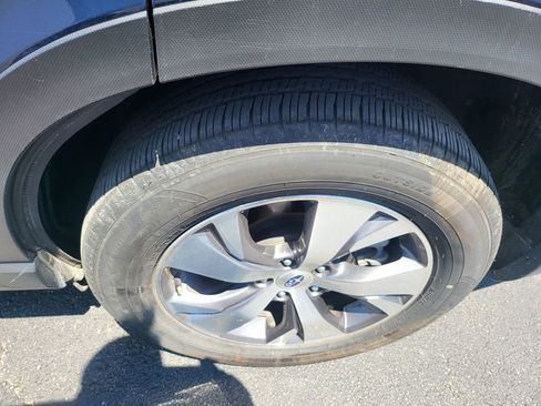 Used 2025 Subaru Ascent Premium image 6