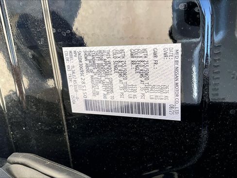 Certified 2025 Nissan Pathfinder Platinum w/ Cargo Package FWD image 33