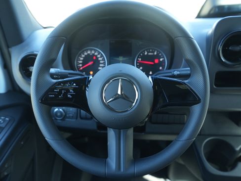 New 2025 Mercedes-Benz Sprinter 2500 image 23