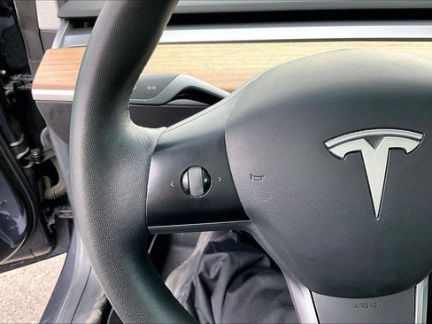 Used 2021 Tesla Model 3 Long Range image 17