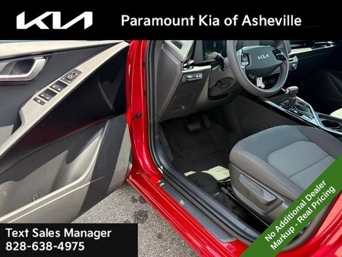 New 2026 Kia Niro LX FWD image 14