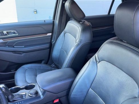 Used 2018 Ford Explorer Limited w/ Equipment Group 301A image 10