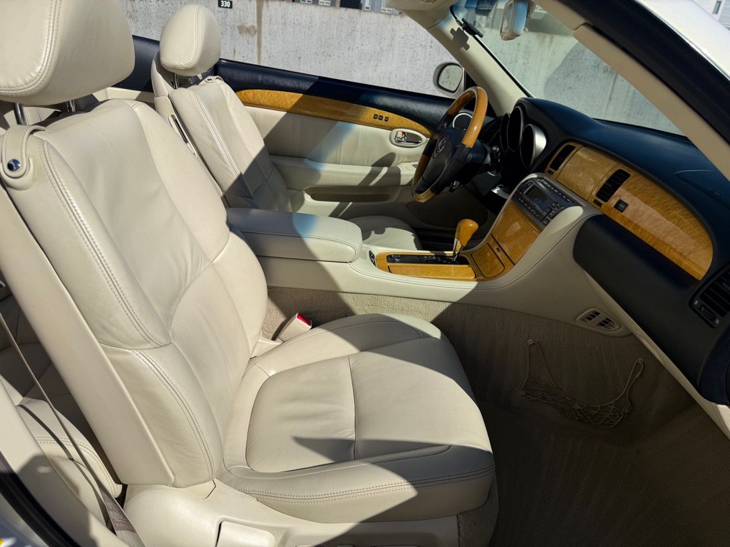 Used 2004 Lexus SC 430 Convertible w/ Preferred Accessory Pkg RWD image 21