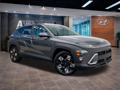 Certified 2025 Hyundai Kona SEL FWD image 2