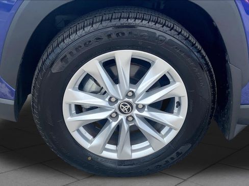 Used 2024 Toyota Corolla Cross LE FWD image 11