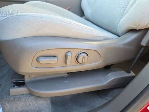 Used 2019 Chevrolet Traverse LT image 46