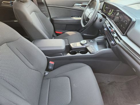 New 2026 Kia Sportage LX image 13