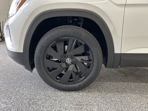 New 2026 Volkswagen Atlas SE image 39