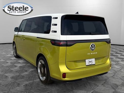 New 2025 Volkswagen ID. Buzz Pro S Plus image 3
