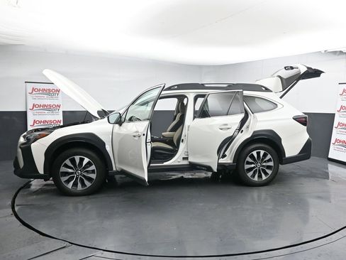 Used 2023 Subaru Outback Limited image 28