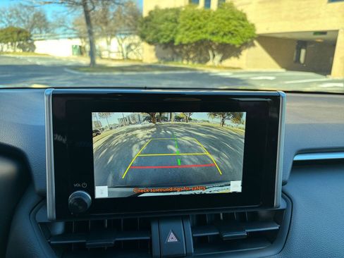 Used 2025 Toyota RAV4 LE image 20