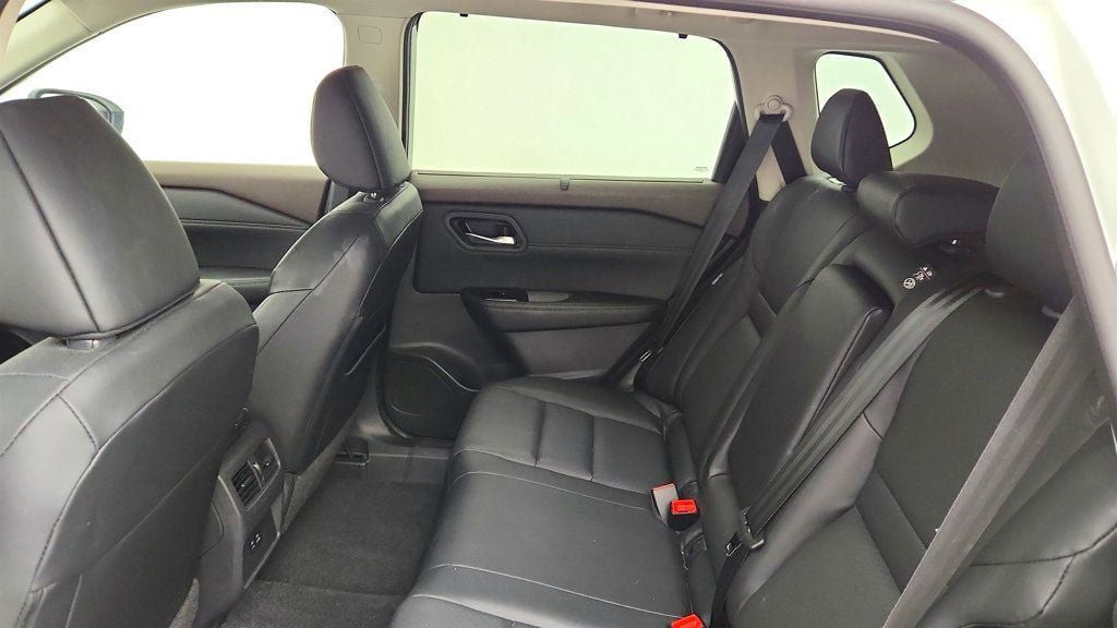 Used 2023 Nissan Rogue SV w/ SV Premium B Package FWD image 18