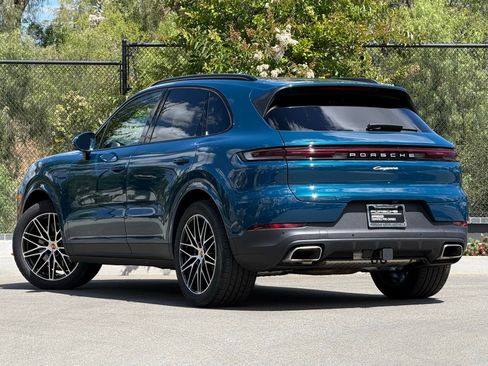 Used 2026 Porsche Cayenne AWD/4WD image 3
