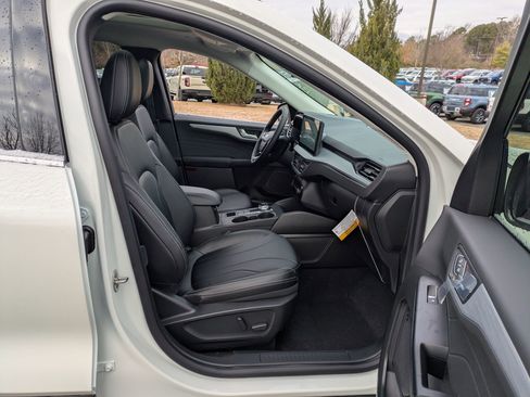 New 2026 Ford Escape SE w/ PHEV Premium Package image 37