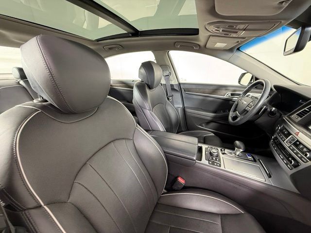 Used 2018 Genesis G80 3.8 w/ Option Group 03 RWD image 33