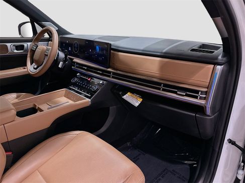 Used 2024 Hyundai Santa Fe Limited image 32