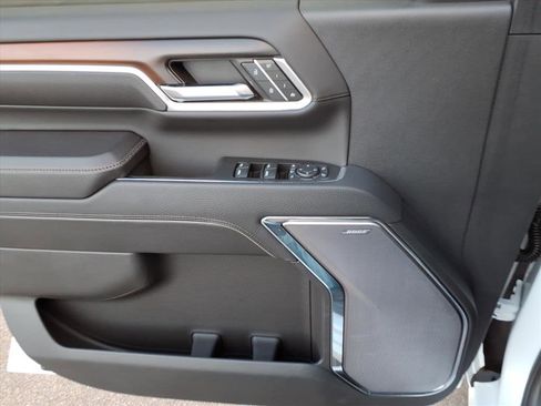 Used 2024 GMC Sierra 2500 Denali w/ Technology Package image 10