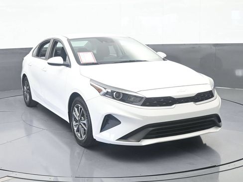 Used 2023 Kia Forte LXS FWD image 9