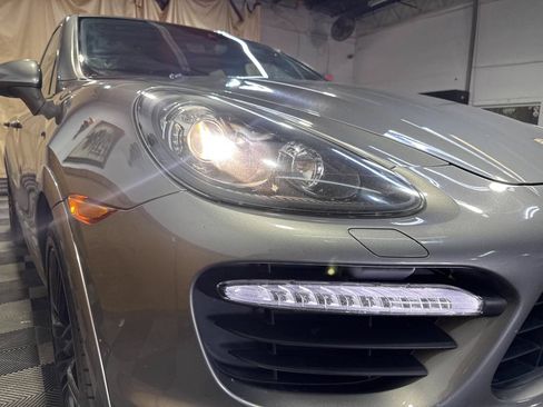 Used 2014 Porsche Cayenne GTS AWD/4WD image 8