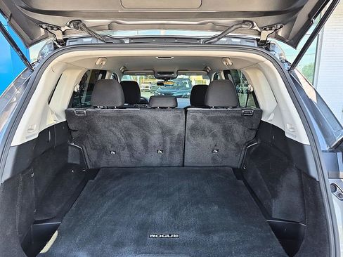 Used 2023 Nissan Rogue SV FWD image 30