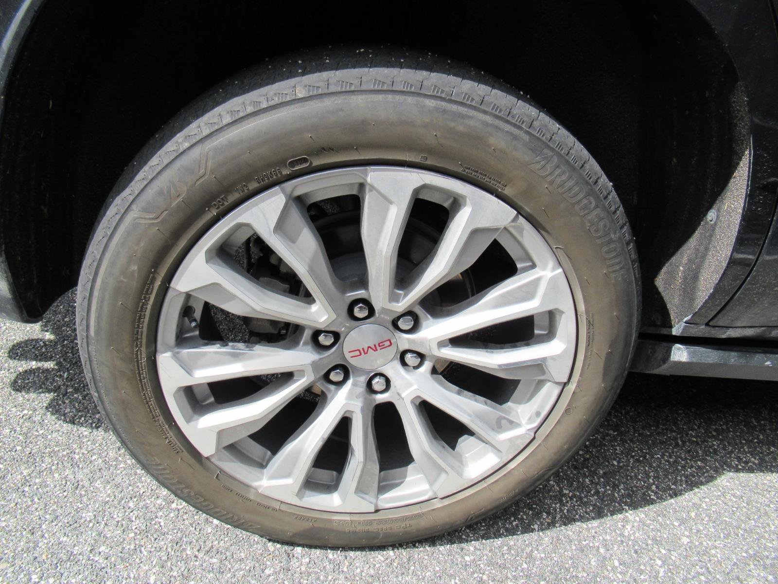 Used 2024 GMC Yukon Denali AWD/4WD image 5