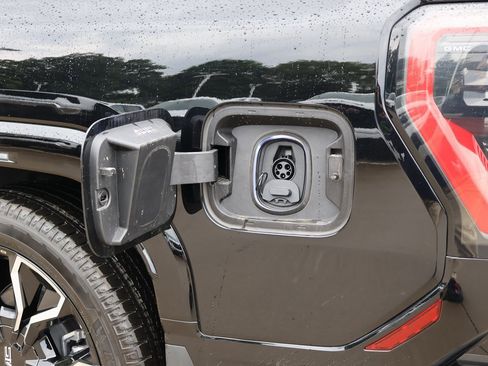 New 2025 GMC Sierra EV Denali image 49