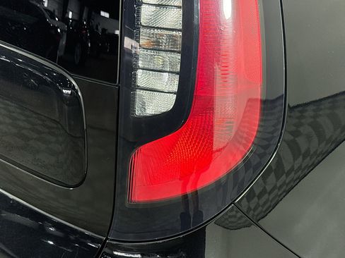 Used 2018 Kia Soul FWD image 31