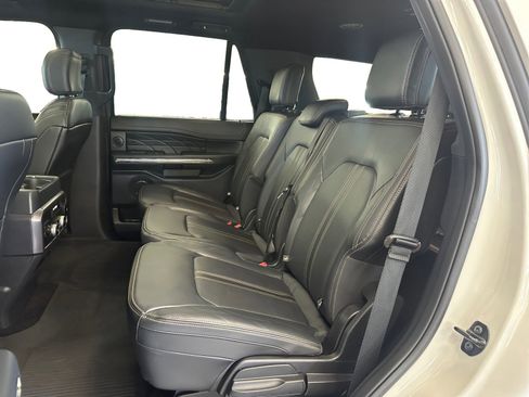 Used 2022 Ford Expedition Platinum image 10