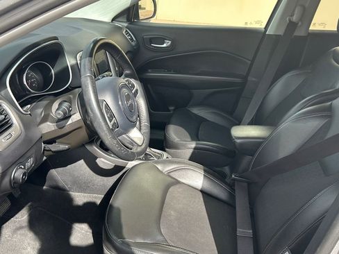 Used 2018 Jeep Compass Latitude w/ Popular Equipment Group image 9